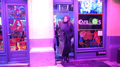 FOTO: Lucie Šilhánová, Katka Říhová a Zorka Hejdová při odchodu z rozlučkového večírku s Patrikem Hezuckým.