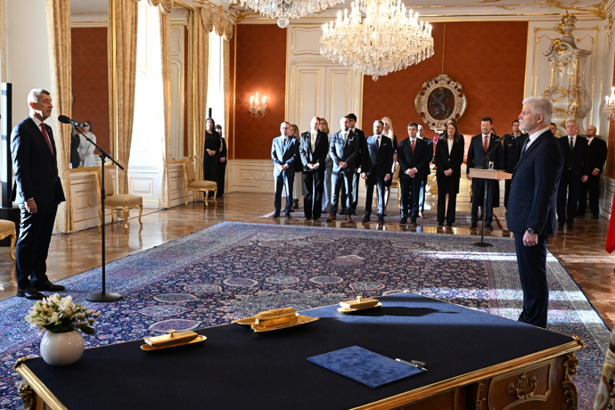 Prezident Petr Pavel jmenoval Andreje Babiše premiérem.
