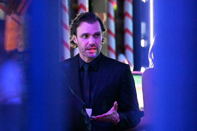 Leoš Mareš vypadá unaveně. 