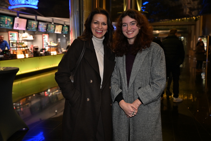 Nela Brousková a Adéla Gondíková dorazily v dobré náladě.