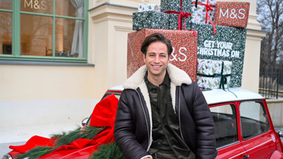 FOTO: Milan Peroutka na vánoční akci od značky Marks & Spencer.