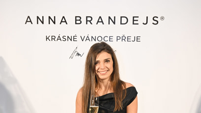 FOTO: Denisa Pfauserová na vánočním večírku Anny Brandejs.