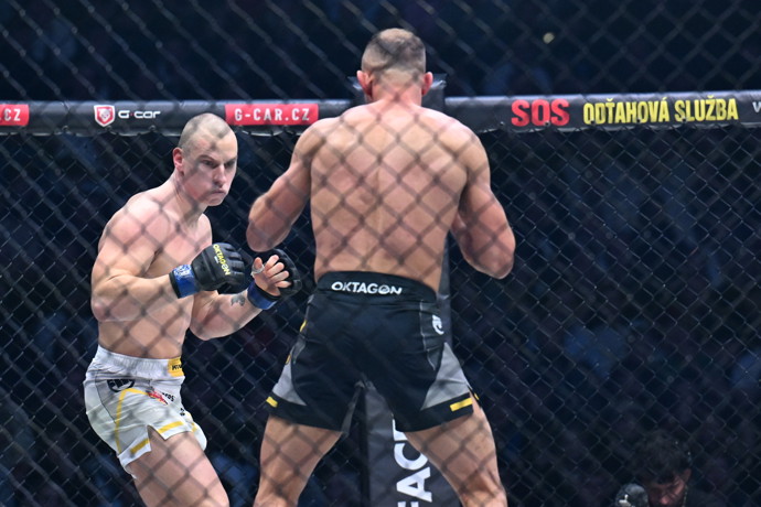 Pavel Tóth a Ondřej Raška během zápasu.