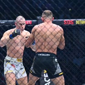 Dokud nedostal Pája první úder, tak byl aktivní.