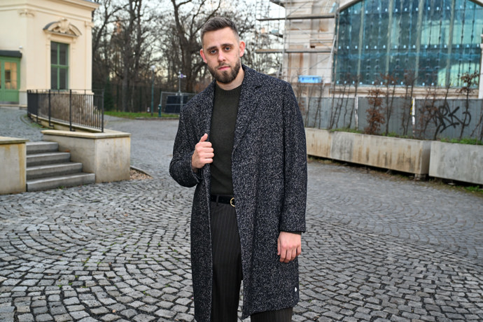 Byl dobře sladěný.