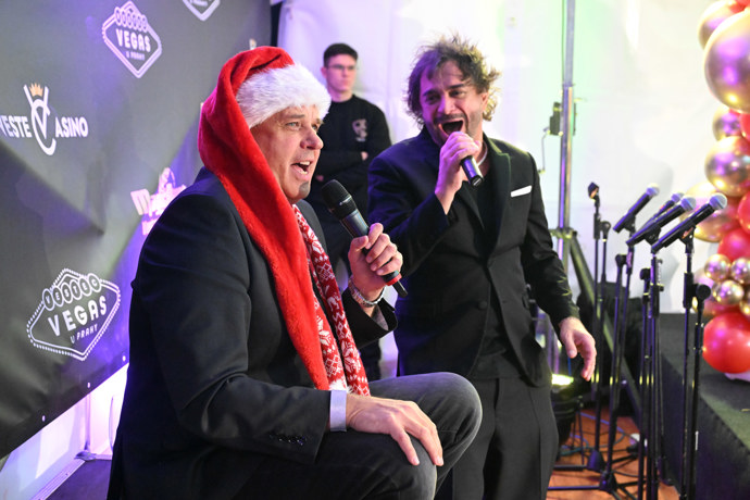 Petr Rychlý a Sagvan Tofi zpívali.