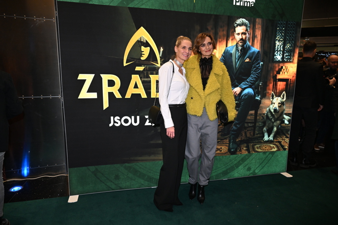 Daniela Brzobohatá s výherkyní Zrádců Miou Kirchnerovou.