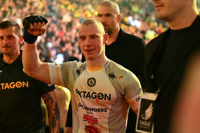 Pavel Tóth v zápase ustál několik tvrdých ran, na výhru to však nestačilo.