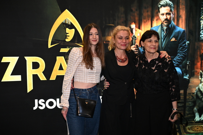 S ostatními soutěžícími se prý vídá i po skončení natáčení.