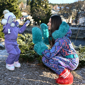 Nikol Švantnerová s Miou mají o zábavu postaráno.