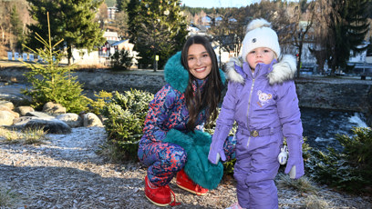 FOTO: Nikol Švantnerová s dcerou.