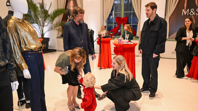 FOTO: Dcera Říbalových se pozdravila s herečkou Danou Morávkovou.