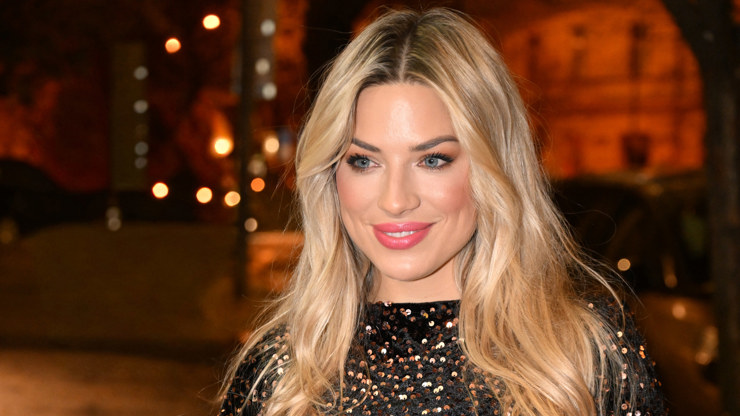 Eva Perkausová je okouzlující žena.