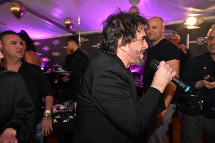 Sagvan Tofi se bavil.