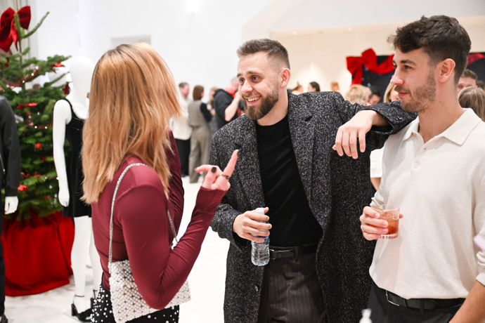 Vincent měl v kalhotech záhadnou bouli.