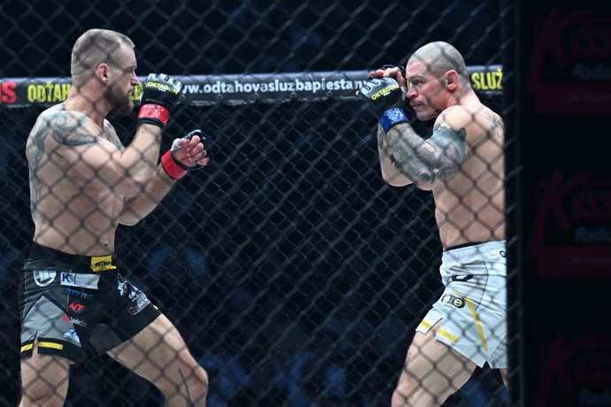 Robert Pukač a Patrik Kincl během zápasu.