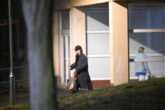 Leoš Mareš odcházel z nemocnice od Patrika Hezuckého k ránu.