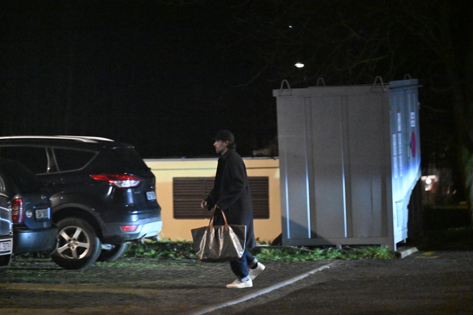 Leoš Mareš odcházel z nemocnice od Patrika Hezuckého k ránu.