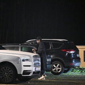 Leoš Mareš odcházel z nemocnice od Patrika Hezuckého k ránu.