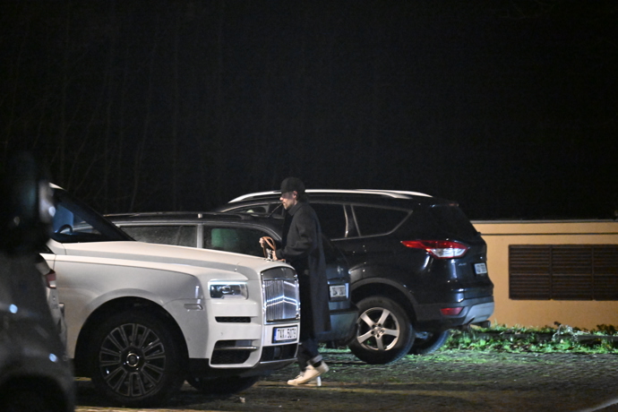 Leoš Mareš odcházel z nemocnice od Patrika Hezuckého k ránu.