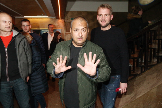 Patrik Hezucký v roce 2018 s Liborem Boučkem v pozadí. Zřejmě si hraje na jeho bodyguarda. 