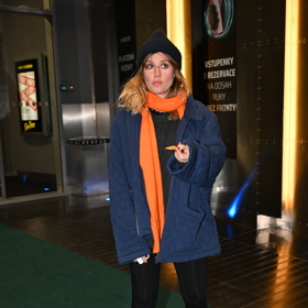 Emma Smetana při příchodu.