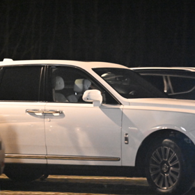 Leoš Mareš odcházel z nemocnice od Patrika Hezuckého k ránu.