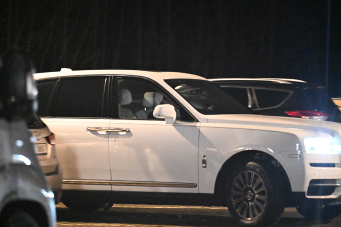 Leoš Mareš odcházel z nemocnice od Patrika Hezuckého k ránu.