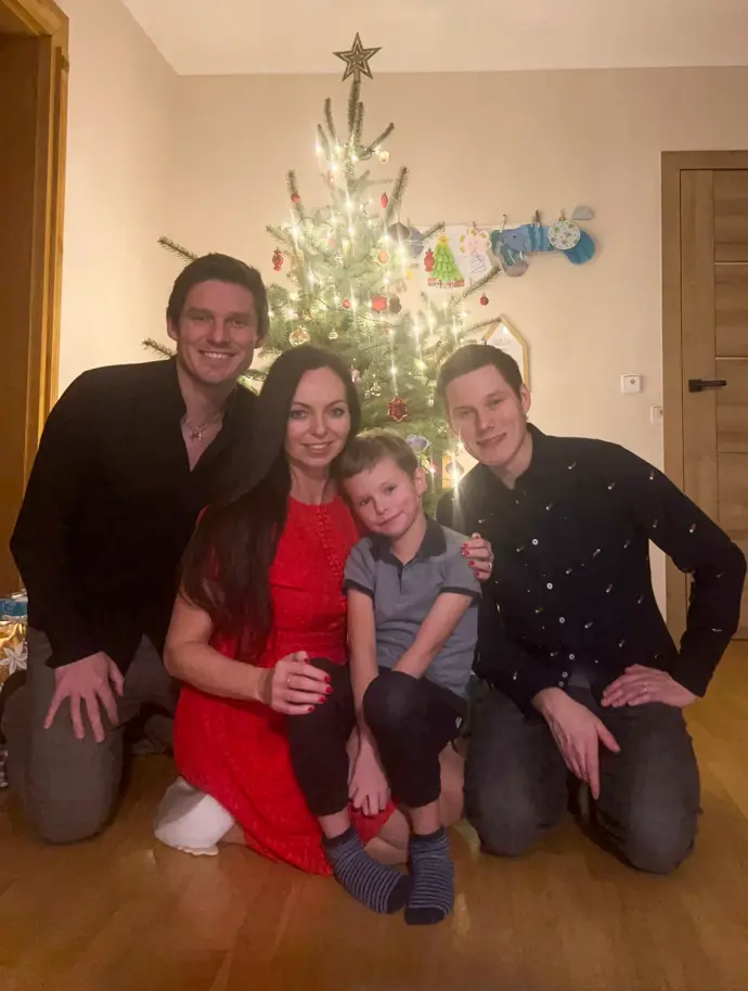 Pavel Callta ukázal rodinu.