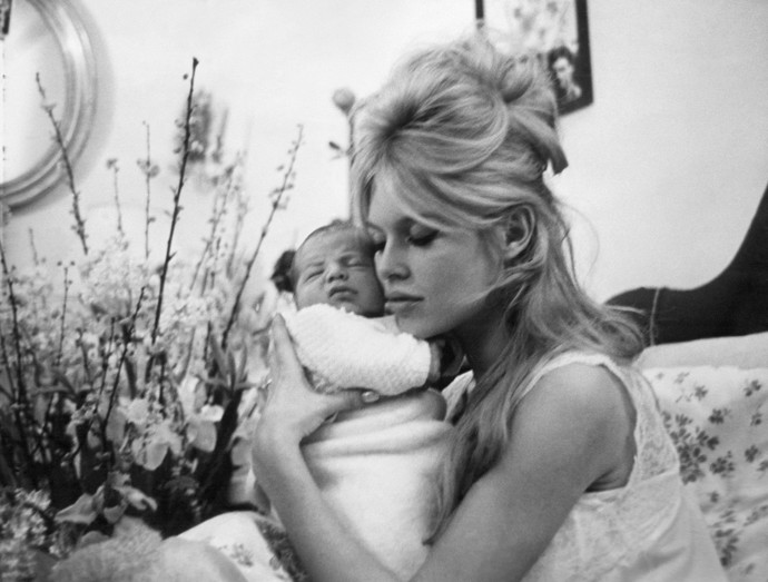 Brigitte Bardot měla jediného syna, Nicolase-Jacquese Charriera, jejich vztah byl ale velmi chladný.