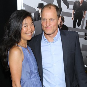 Woody Harrelson je s manželkou Laurou Louie už 35 let.