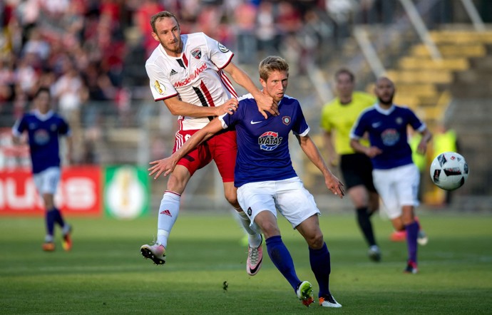 Před Vánoci zemřel bývalý německý fotbalový reprezentant Sebastian Hertner.