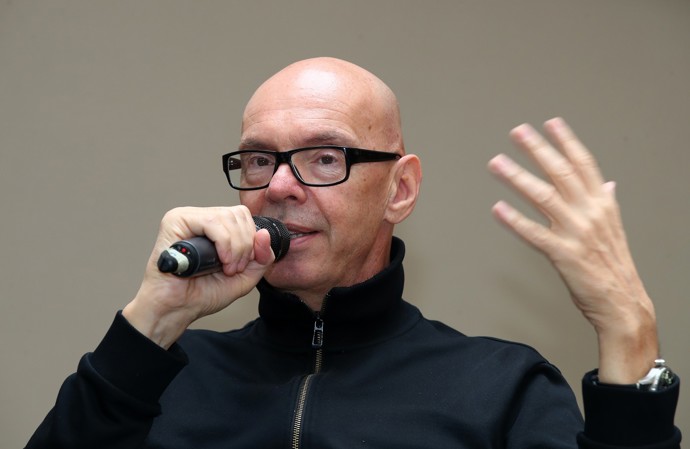 Oto Klemíř si zve umělce na kobereček.