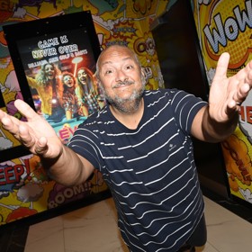 Moderátor Patrik Hezucký.