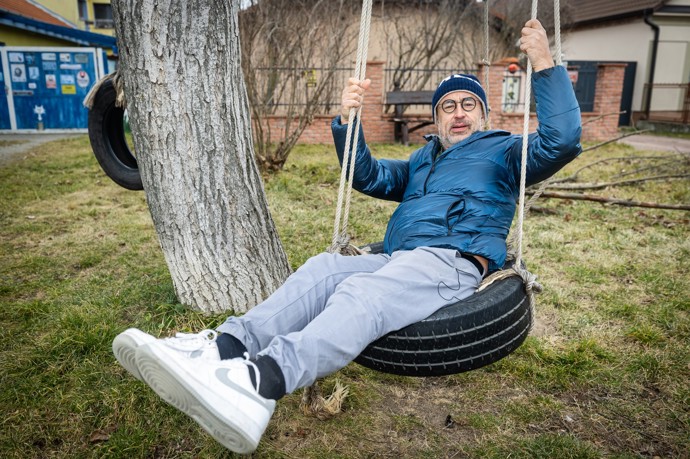 Marián Čurko na své zahradě.