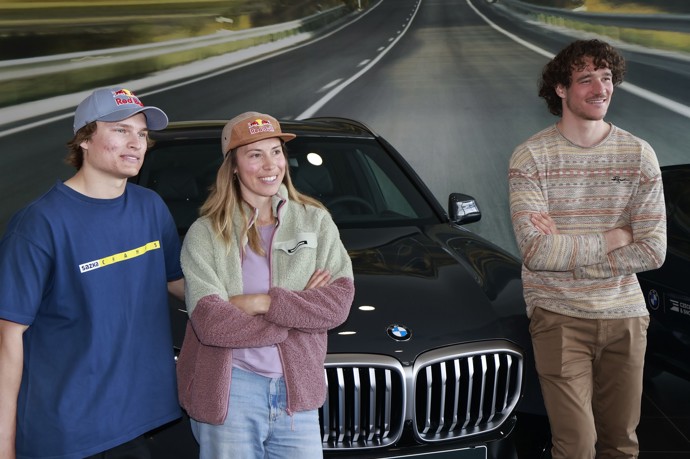 Jan Zabystřan na snímku s Evou Adamczykovou a Jakubem Hronešem.