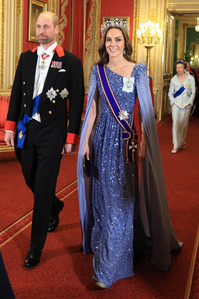 Princezna Kate oslňovala při státních událostech. Zářila v tónech modré...
