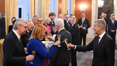 FOTO: Alena Schillerová si ťukla s Andrejem Babišem.