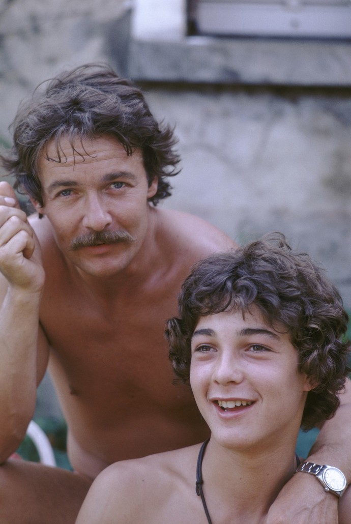 Ten měl s Nicolasem velmi hezký vztah. Na rozdíl od Brigitte, jež ho ve dvou letech svěřila do výchovy tchánovcům.