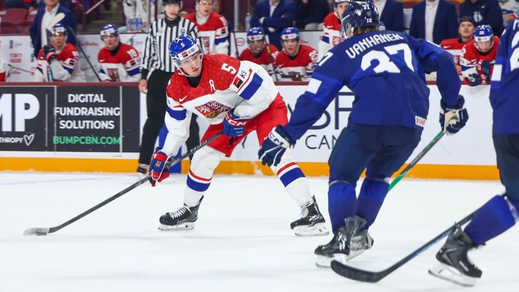 Adam Jiříček na MS U20 proti Finsku.