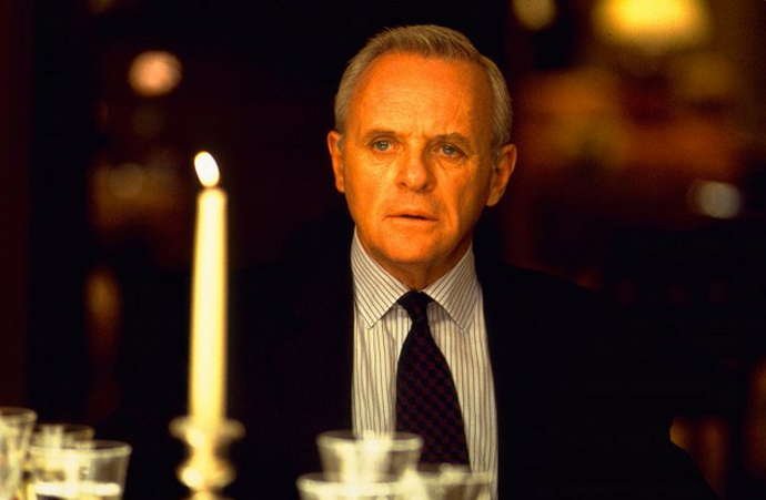 Anthony Hopkins si ve filmu zahrál hlavního hrdinu, mediálního magnáta Williama Parrishe.