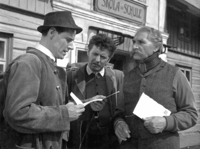 Ve filmu Synové hor, kde Bek ztvárnil hlavní roli, sledujeme drama lyžařů Bohumila Hanče a jeho přítele Václava Vrbaty, kdy musí bojovat o holý život. Na motivy skutečných událostí.