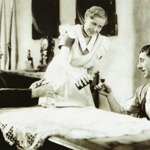 Snímek z filmu Anton Špelec, ostrostřelec: Vlasta Burian, Růžena Šlemrová a Jindřich Plachta.