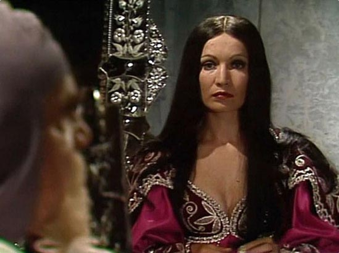 snímek z pohádky O labuti (Hana Maciuchová)