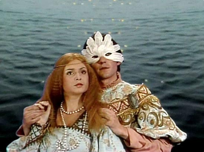 snímek z pohádky O Labuti (Ilona Svobodová, Vladimír Dlouhý)