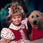 Pro účely filmu bylo ušito na 443 kusů oblečení.