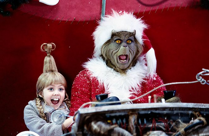 Líčení a maskování Carreyho trvalo tři hodiny.