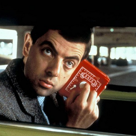 "Osobně jsem, na rozdíl od Mr. Beana, až děsivě normální," prohlásil Rowan Atkinson.