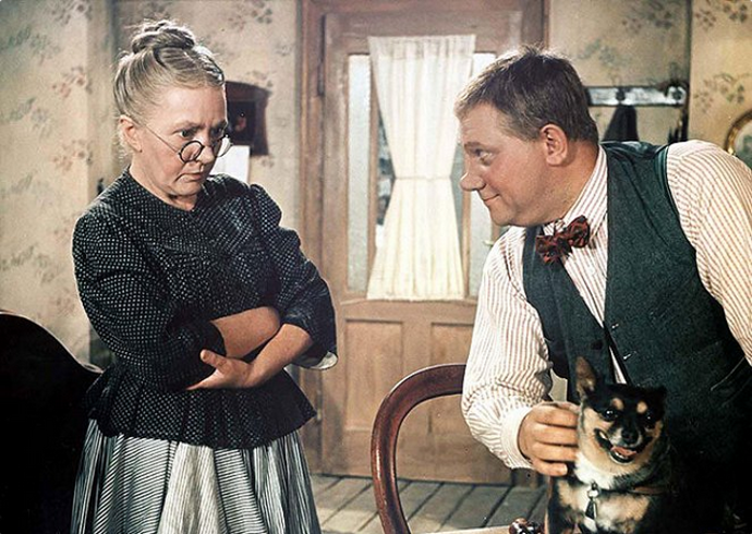 snímek z filmu Dobrý voják Švejk (Eva Svobodová a Rudolf Hrušínský)