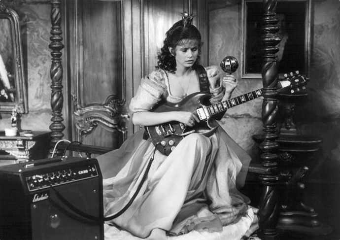 snímek z pohádky Princové jsou na draka a Ivana Andrlová v roli princezny.